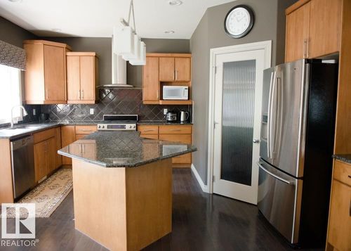 6162 Maynard Cres Nw, Edmonton, AB, T6R0H8 | Card Image