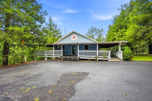 735 Pollard Rd, Kodak, TN, 37764-2207 | Card Image