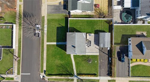 102 Old Farm Rd, Levittown, NY, 11756-2914 | Card Image