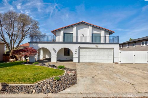 308 Westridge Dr, Grandview, WA, 98930-1147 | Card Image