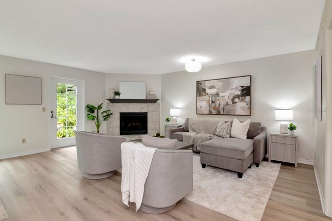Living Area | Image 9