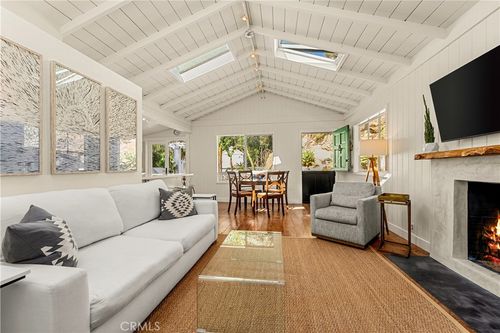 275 Woodland Dr, Laguna Beach, CA, 92651-1877 | Card Image