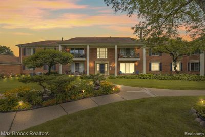 113 - 29624 Middlebelt Road, Condo with 2 bedrooms, 2 bathrooms and null parking in Farmington Hills MI | Image 2