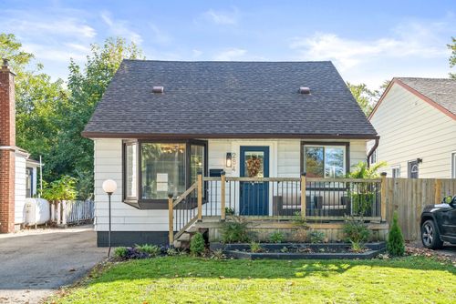 284 Ivon Ave, Hamilton, ON, L8H5T2 | Card Image