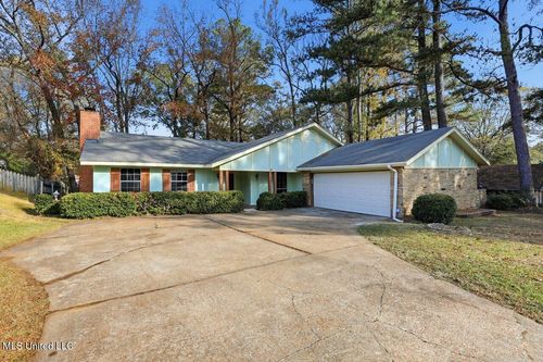 1264 Woodfield Dr, Jackson, MS, 39211-2023 | Card Image