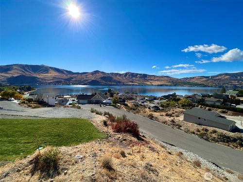 140 Monte Carlo Dr, Chelan, WA, 98816-9545 | Card Image
