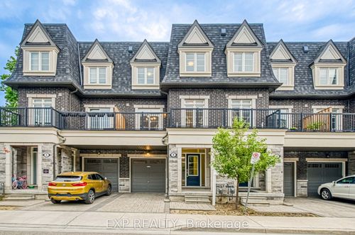 8 Deep River Lane, Richmond Hill, ON, L4C5S4 | Card Image