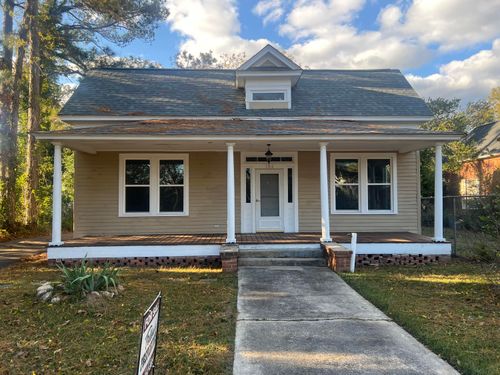 104 Calhoun St, Johnston, SC, 29832-1311 | Card Image