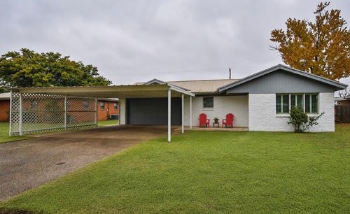 1205 9th St, Shallowater, TX, 79363-5125 | Card Image