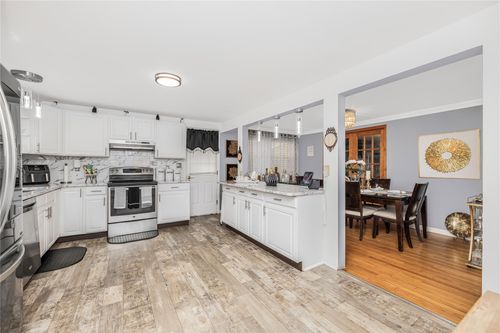 5 Queens Way, Newburgh, NY, 12550-2543 | Card Image
