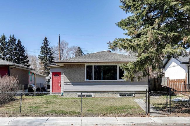 2405 Pinewood Drive Se, Home with 5 bedrooms, 2 bathrooms and 3 parking in Calgary AB | Image 1