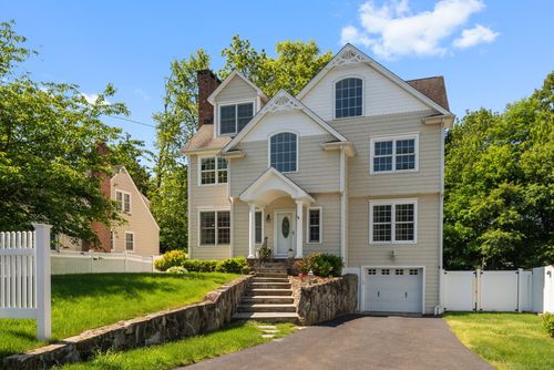 9 Knollwood Rd, Norwalk, CT, 06854-3904 | Card Image