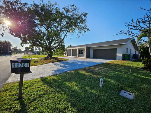 11761 Nw 27th Ct, Plantation, FL, 33323-1828 | Card Image