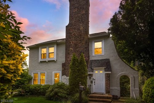 5 Canterbury Dr, Montclair, NJ, 07042-4302 | Card Image