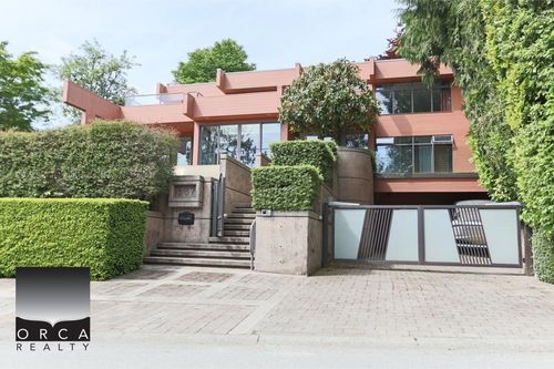 687 Beachview Dr, North Vancouver, BC, V7G1P8 | Card Image