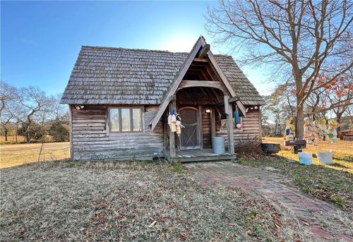 7472 Seaside Rd, Machipongo, VA, 23405 | Card Image