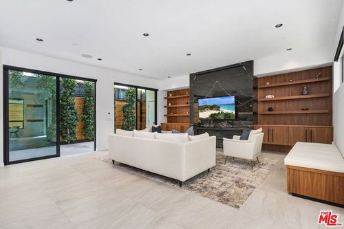 102-212 Bay St, Santa Monica, CA, 90405-1004 | Card Image