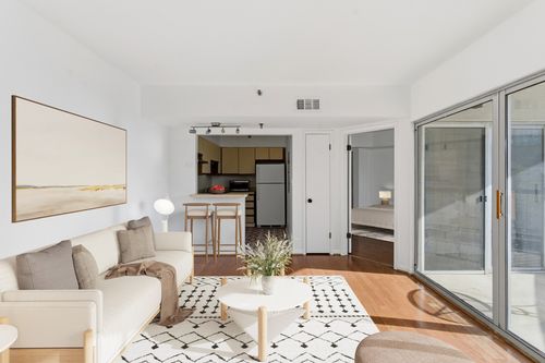 401-900 19th Ave S, Nashville, TN, 37212-2127 | Card Image