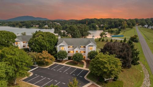 702 Ivy Lake Drive, Forest, VA, 24551 | Card Image
