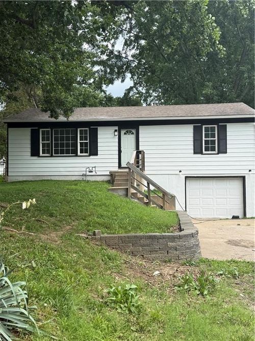 1813 N Farview Dr, Independence, MO, 64058-1549 | Card Image