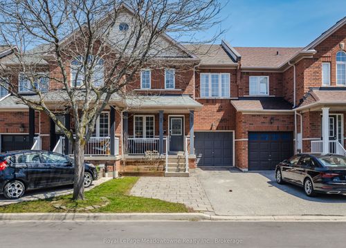 111 Waters Blvd, Milton, ON, L9T6K5 | Card Image