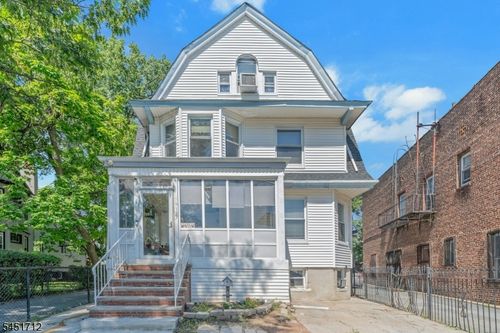 127 N 16th St, East Orange, NJ, 07017-5212 | Card Image