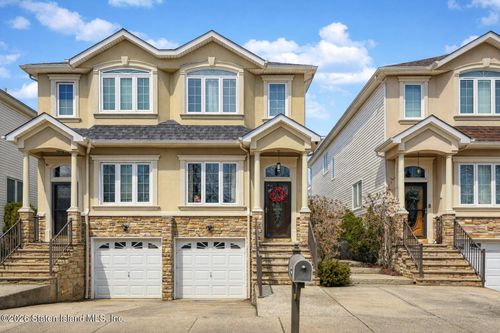 195 Mosely Ave, Staten Island, NY, 10312-4165 | Card Image