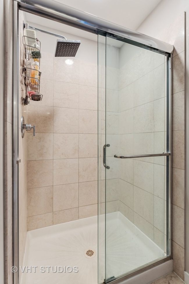 APT-704 - 200 W Grand Ave, Condo with 2 bedrooms, 2 bathrooms and 1 parking in CHICAGO IL | Image 15