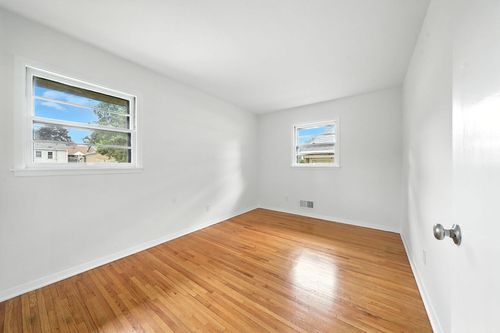 1464 Kent St, Saint Paul, MN, 55117-3509 | Card Image