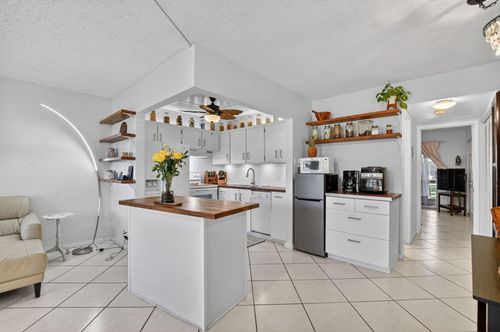 290-290 Oakridge Q, Deerfield Beach, FL, 33442-1940 | Card Image