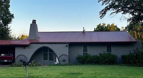 510 E Pecan St, Seymour, TX, 76380-2225 | Card Image