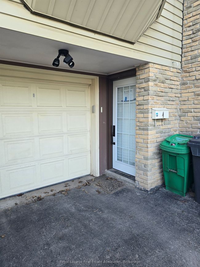 BASEMENT - 4 Lansing Sq, House attached with 2 bedrooms, 1 bathrooms and 1 parking in Brampton ON | Image 26