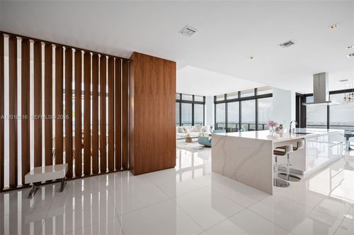 ph4301-88 Sw 7th St, Miami, FL, 33130-3691 | Card Image