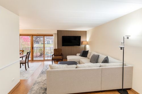 apt-104-9250 Beloit Ave, Bridgeview, IL, 60455-2183 | Card Image