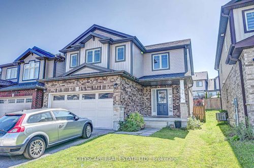 6 Castlebay St, Kitchener, ON, N2R0G5 | Card Image