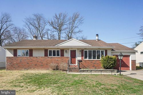 319 5th Ave, BELLMAWR, NJ, 08031-1324 | Card Image