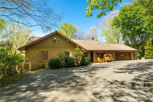 239 Eagle Dr, Boone, NC, 28607-8932 | Card Image