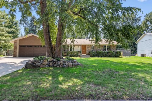 7060 145th St W, Apple Valley, MN, 55124-8514 | Card Image
