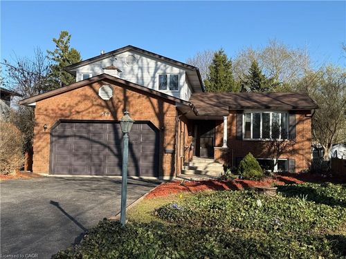 567 Rustic Dr, Waterloo, ON, N2K2A4 | Card Image