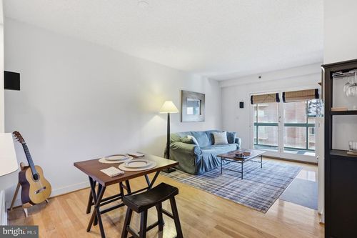 1-606-1050 N Taylor Street, ARLINGTON, VA, 22201 | Card Image
