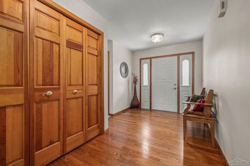1381 Briarson Dr, Saginaw, MI, 48638-5472 | Card Image