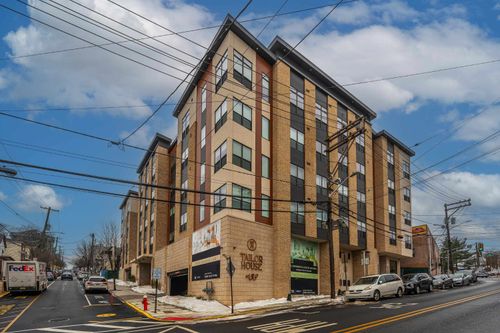 203-649 38th St, Union City, NJ, 07087-2518 | Card Image