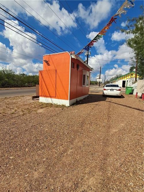 100 N Salinas St, Rio Grande City, TX, 78582-2519 | Card Image