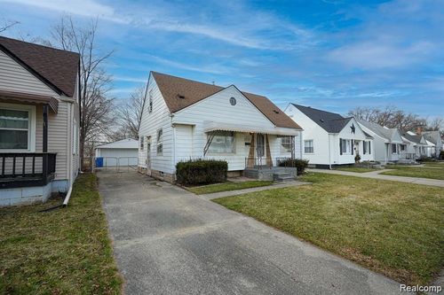 21761 Cyman Ave, Warren, MI, 48091-2510 | Card Image