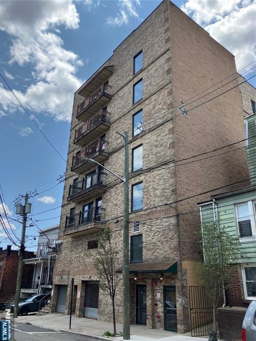315 7th St, Union City, NJ, 07087-4198 | Card Image