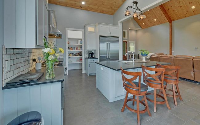 433 Hawkeye Trl, Home with 3 bedrooms, 3 bathrooms and null parking in Marble NC | Image 23