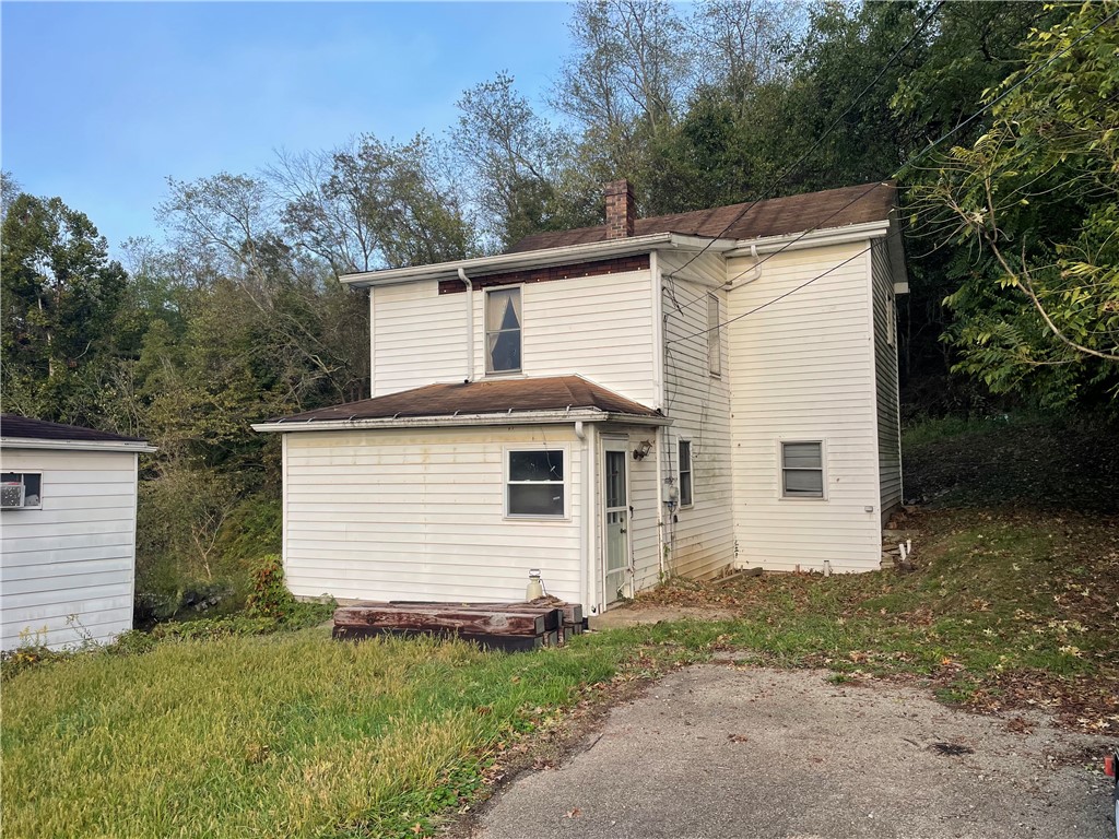 Cuff Aly, Monongahela, PA 15063