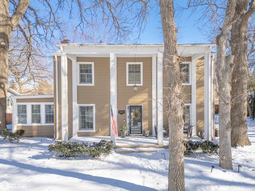 500 18th St W, Clear Lake, IA, 50428-1211 | Card Image