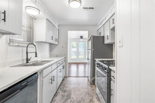 2205 Ne 16th Ter, Oklahoma City, OK, 73117-4809 | Card Image