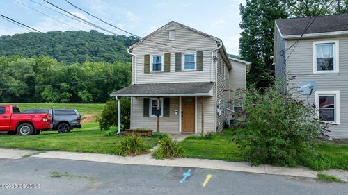 579 W Mahoning St, Danville, PA, 17821-1879 | Card Image